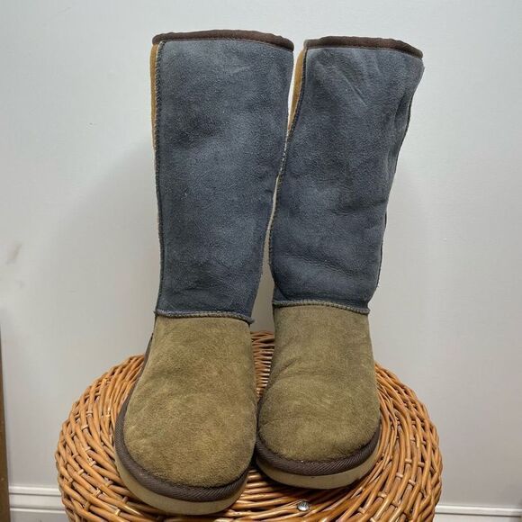 UGG Classic Tall 5818 Leather Sheepskin Shearling Winter Boots Color Block W7 7 - Picture 2 of 10